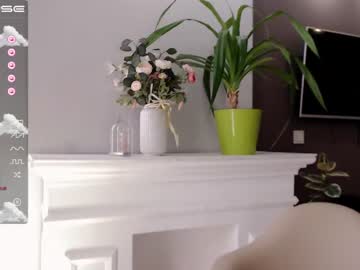 girl cam small_blondee image #1384130
