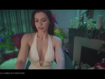 girl cam lucieoude_ image #2232786