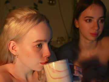 girl cam mother__of__dragons image #3716432