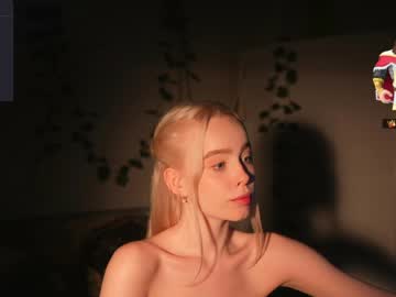 girl cam mother__of__dragons image #3729390