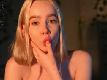 girl cam mother__of__dragons image #3911168