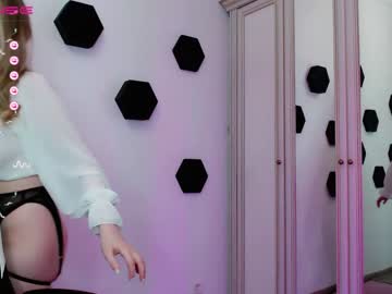 girl cam small_blondee image #2798199