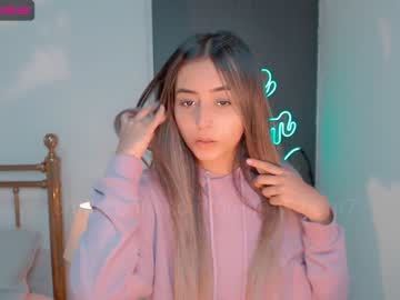 girl cam gummy_bear7 image #903371