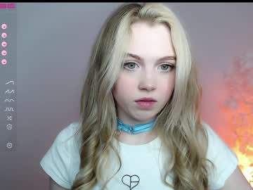 girl cam small_blondee image #2759041
