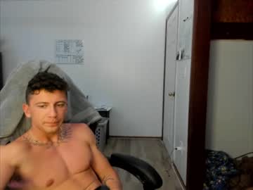 couple cam cowsgomoo101 image #2804718