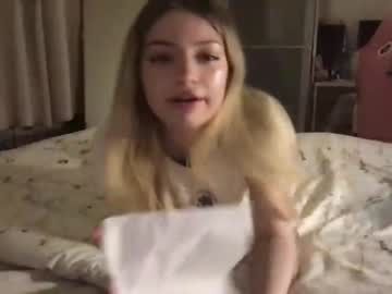 girl cam str4wb3rrycat image #2553493