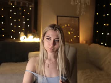 girl cam owlluree image #4294371