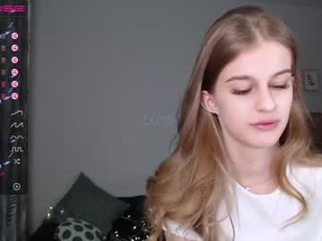 mila_cuteee  girl  cam