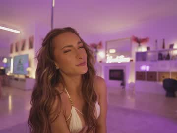 girl cam hannahjames710 image #3605152