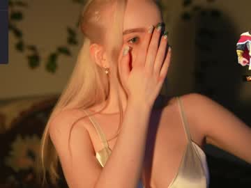 girl cam mother__of__dragons image #3728543