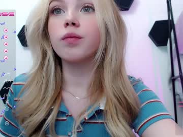 girl cam small_blondee image #2853381