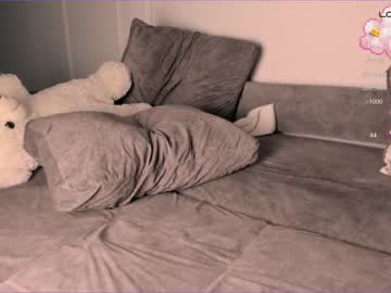 girl cam cuddles_me image #4214757