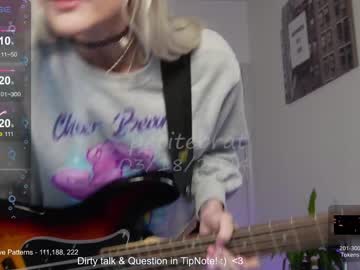 girl cam petitebrat image #4377686