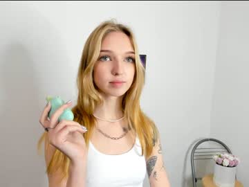 girl cam nobarbie image #3378869