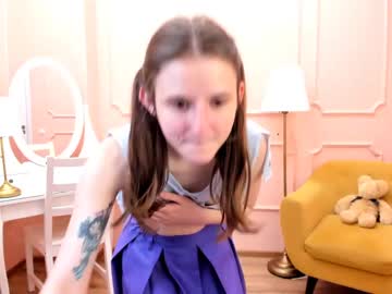 girl cam blushing_ellie image #1189441