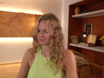 girl cam chillwithkira image #1911459