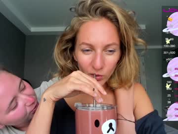 couple cam mrs_kiss_vhs image #2744318