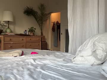 girl cam pretendlunch image #3835325