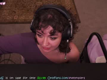 girl cam evelynpiers image #2776439