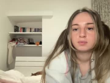 girl cam lilmills image #708472