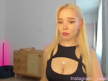 girl cam knee_ling image #3300603