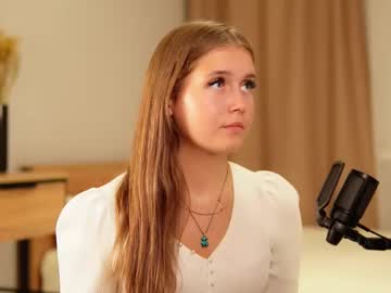 elvinagallamore  girl  cam