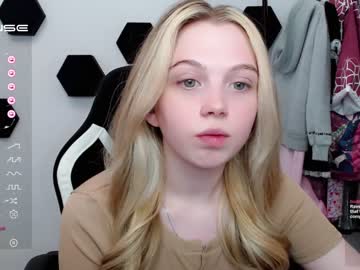 girl cam small_blondee image #2863976