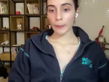 girl cam wonderland_stia image #4054163