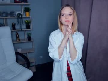 girl cam refreshing_lemonade image #3725003