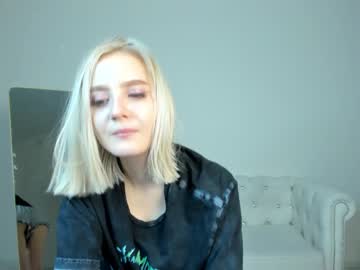 girl cam oliviabr0wn image #2071997