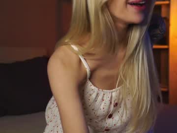 girl cam cuteelsa_ image #3650989