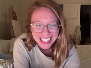 girl cam pretendlunch image #4009359