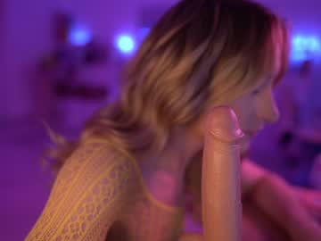 girl cam hannahjames710 image #2944963