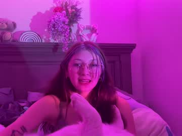 girl cam dainty_lilac image #4076267
