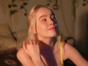 girl cam mother__of__dragons image #3766974