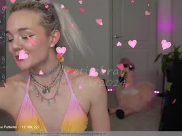 girl cam petitebrat image #4059317