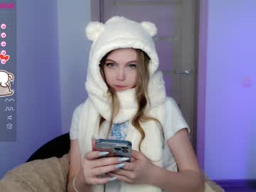girl cam small_blondee image #2172747