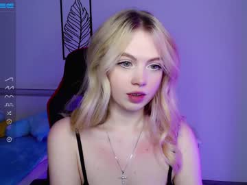 girl cam small_blondee image #2498313
