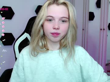 girl cam small_blondee image #2801962
