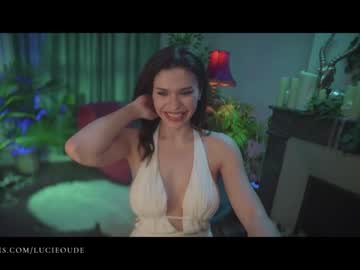girl cam lucieoude_ image #2233156