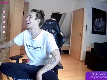 man cam johnny2000x image #2115573