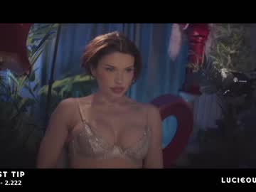 girl cam lucieoude_ image #2538736