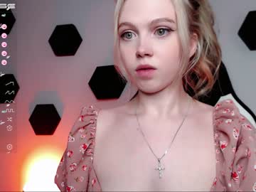 girl cam small_blondee image #2694189