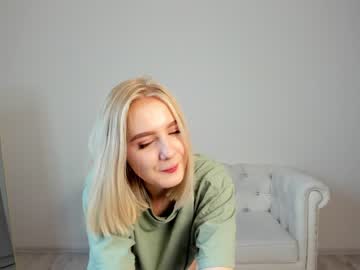 girl cam oliviabr0wn image #2076220