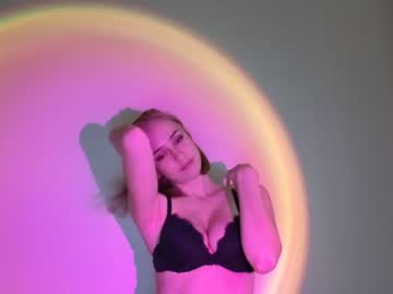girl cam oliviablondie image #3677538