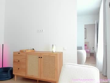 girl cam knee_ling image #3300808