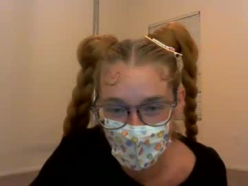 heyyitspeachesss  girl  cam
