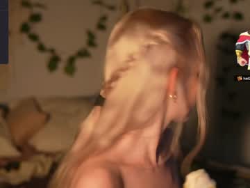 girl cam mother__of__dragons image #3724914