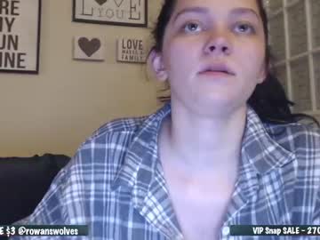 girl cam rowanswolves image #416614