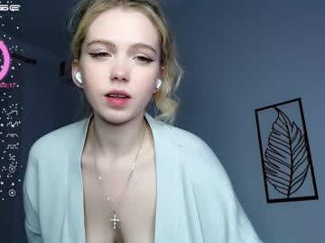 girl cam small_blondee image #2546990